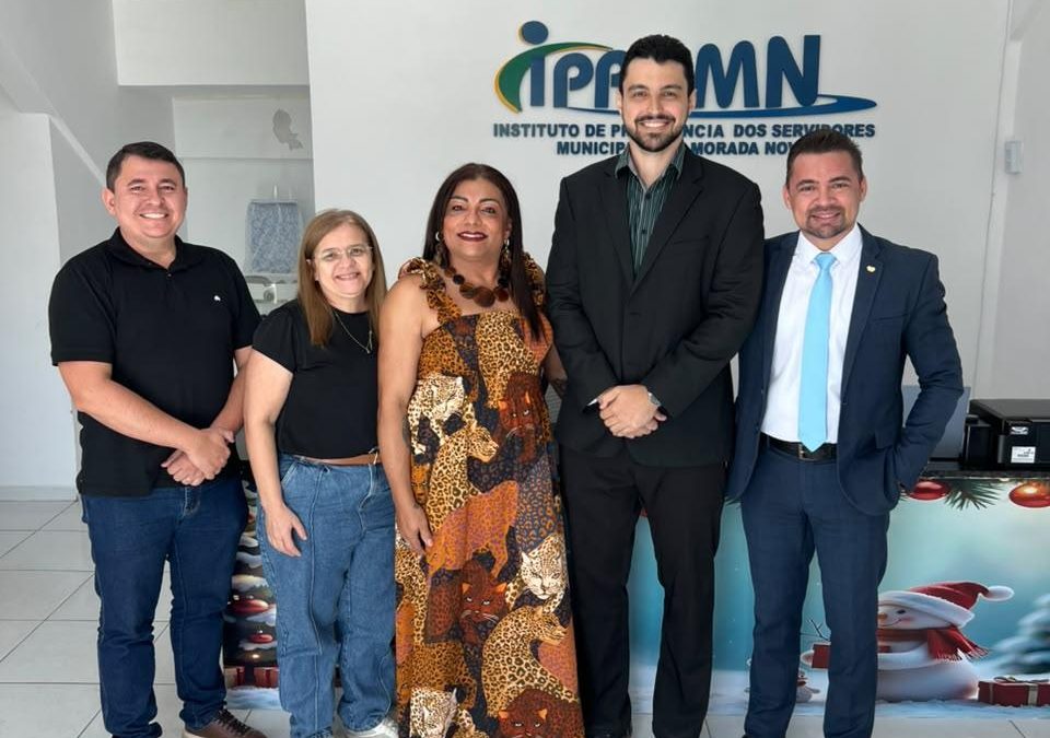 Prefeitura de Morada Nova Concede Aposentadoria Histórica à Primeira Servidora Pública Trans do Município